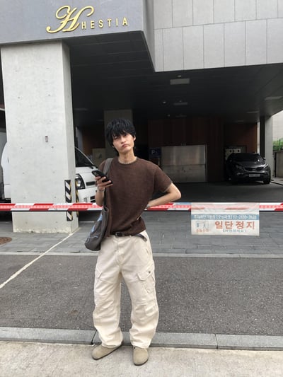 高級休閒感 雙層縫線 斜線造型 直筒微寬 工裝褲 - 3C7