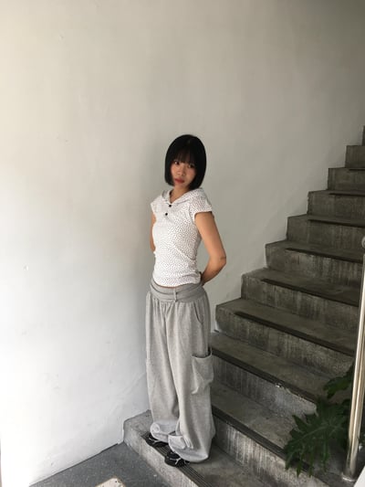 可愛滿天星 亨利領 鈕扣 連帽 短袖 - 4C7