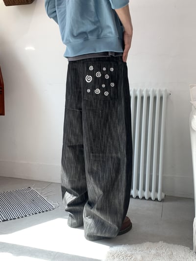 雲朵刺繡 渲染設計 牛仔寬褲 - 2C2