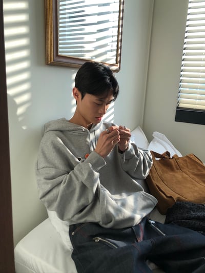 街頭鬆弛 多色鈕扣 寬版 帽T 長袖 - 3C9