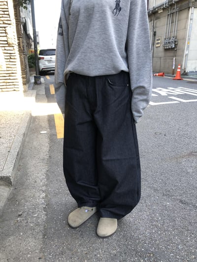 街頭經典百搭 細條紋 鬆緊帶 寬版 牛仔長褲 - 3C2