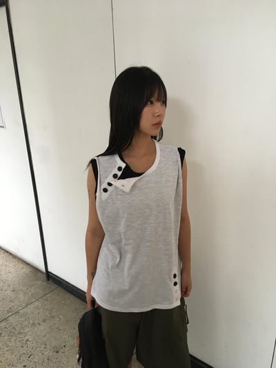 清爽酷夏 街頭鈕扣 斜線設計 背心 - 4C3