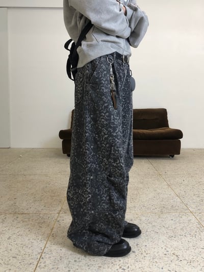 首爾街頭 豹紋 石頭灰 卯釘寬褲 - 1C2