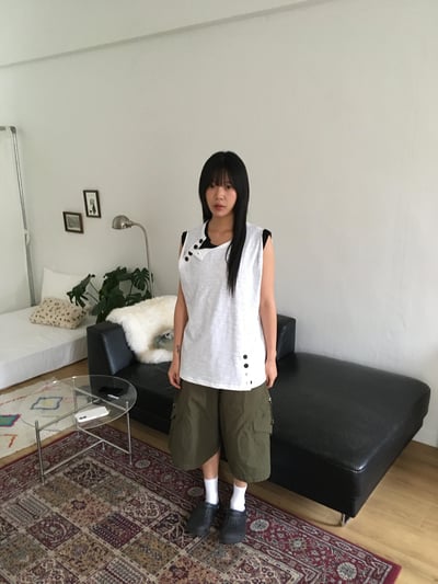 清爽酷夏 街頭鈕扣 斜線設計 背心 - 4C7