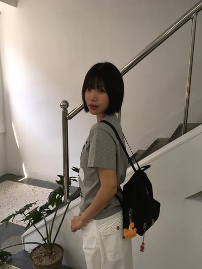 Blind for love 彩繪印刷 短版 短袖 - 3C22