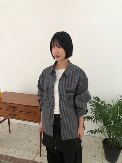 簡約復古街頭 雙口袋 短版 長袖襯衫 - 3C6
