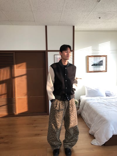 街頭指標 雙層褶皺 俐落線條 豹紋 寬褲 - 3C4