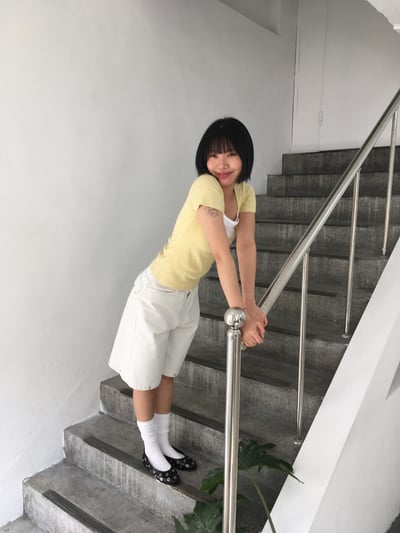現代街頭 細節點綴 卯釘 寬版 短褲 - 2C16