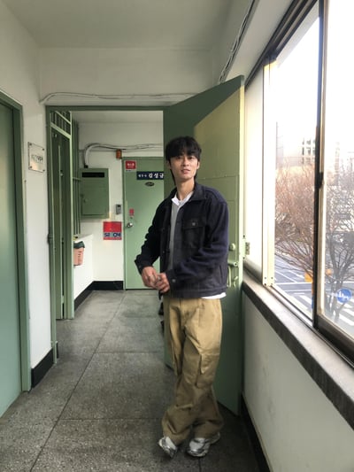 美式 俐落抓皺 立體斜線 工裝 直筒寬褲 - 2C13