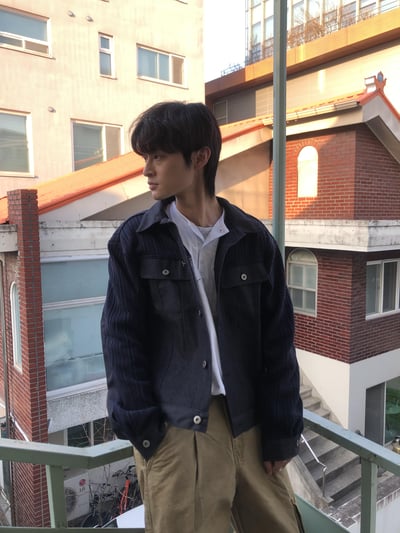 獨特肩部針織 牛仔 微短版 機車夾克 - 2C18