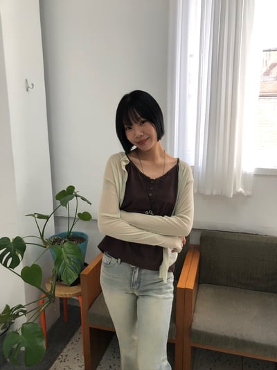 斜線鈕扣 不規則收邊 小罩衫 上衣 - 4C20