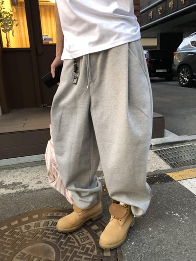 休閒背殺 鈕扣緞帶 寬版 直筒棉褲 - 2C2