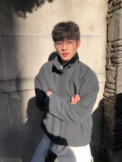 歐美經典 立領皮革 俐落修身 短版大衣 - 2C14