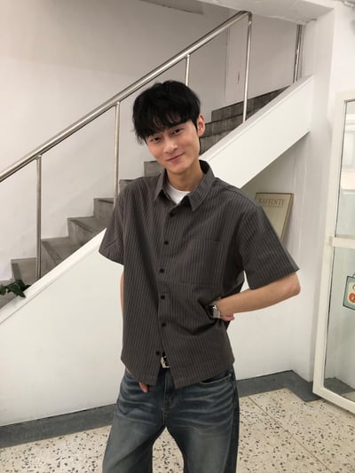 夏日涼感 復古條紋 微短版 短袖襯衫 - 2C8