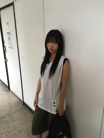 清爽酷夏 街頭鈕扣 斜線設計 背心 - 4C8