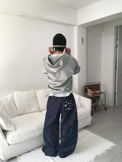 彎曲修身 高檔空氣棉 短版 素面 連帽外套 - 2C13