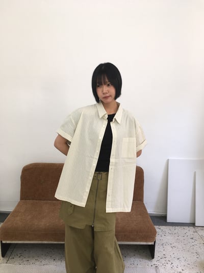 夏日涼感 復古條紋 微短版 短袖襯衫 - 2C14