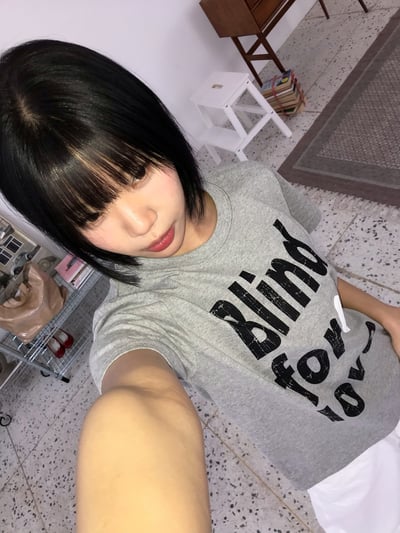 Blind for love 彩繪印刷 短版 短袖 - 3C4