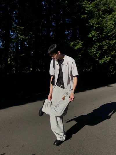 Lanson 俐落剪裁 抓皺割線 細條紋 寬褲 - 2C21