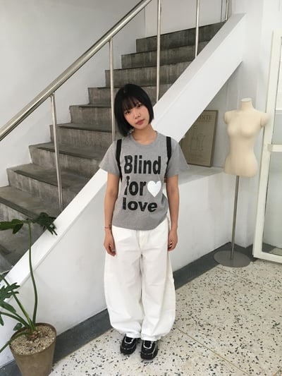 Blind for love 彩繪印刷 短版 短袖 - 3C9