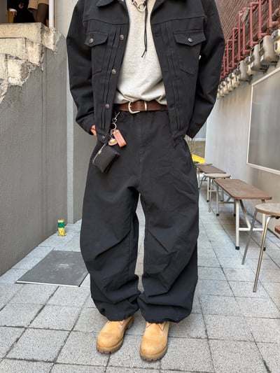 文藝鈕扣 降落傘抓皺 寬版 鬆緊帶 牛仔褲 (set-up) - 2C5