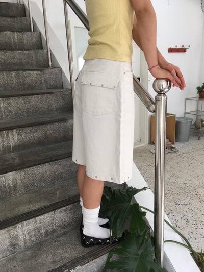 韓系酷帥風 簍空卯釘 皮革 娃娃鞋 - 1C2