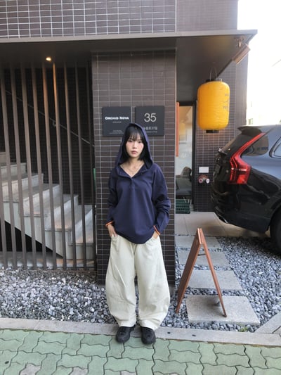 彎刀縫線 俐落版型 鬆緊帶 寬版 長褲 - 4C5