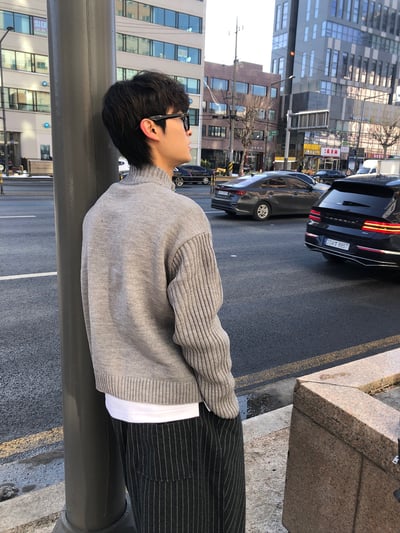 半高領 斜拉鏈 修身流水線 針織外套 - 4C11