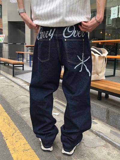 Carry Over 上流巴黎 手工刺繡 牛仔 直筒微寬褲 - 3C1