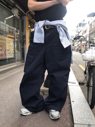 方形縫線 完美腿型 牛津布 寬版 長褲 - 3C13