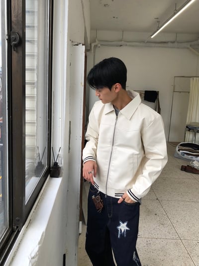 素雅幹練 亮感 皮革 短版 夾克 - 2C3