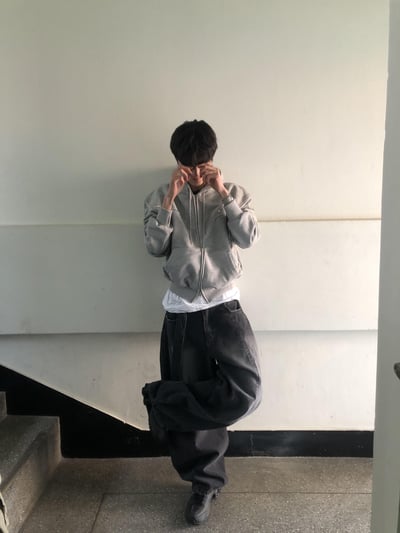 中央割線 水洗 寬鬆 假皮帶 牛仔長褲 - 2C3