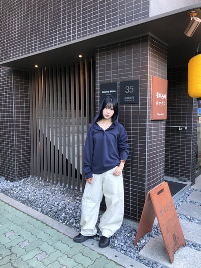 彎刀縫線 俐落版型 鬆緊帶 寬版 長褲 - 4C20