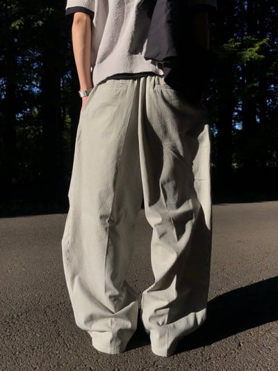 Lanson 俐落剪裁 抓皺割線 細條紋 寬褲 - 2C9