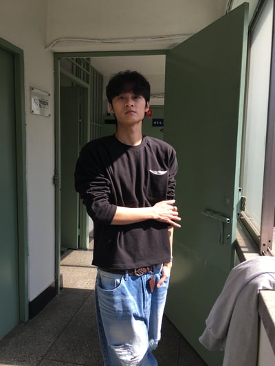 春季必備 口袋配色 短版 薄長袖 - 3C1