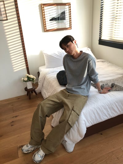 雙膝抓皺 線條結構 直筒寬版 工裝褲 - 2C8