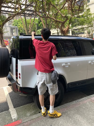 (UNISEX) 鉚釘刺繡 卡彭特短褲 - 3C7