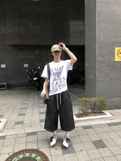 韓系可愛街頭 塗鴉印刷 短版上衣 - 2C18