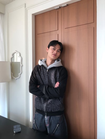 一枝獨秀 街頭氛圍 豹紋配色 微短版 外套 - 2C7