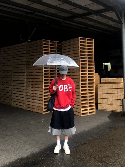 (灰色現貨) Poba 獨特刺繡 大學T - 3C6