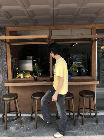 Cotris 街頭卯釘 漸層刷色 修身 牛仔喇叭 長褲 - 1C15