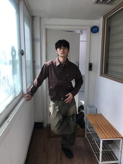 中央割線 水洗 寬鬆 假皮帶 牛仔長褲 - 2C4