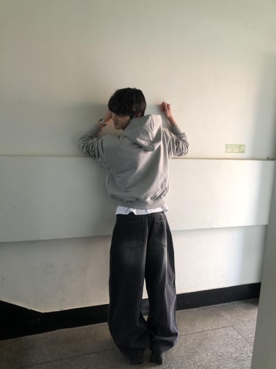 中央割線 水洗 寬鬆 假皮帶 牛仔長褲 - 2C15