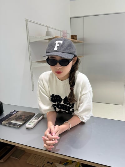 (白色現貨) (UNISEX) 愛心短版 針織衫 - 4C9