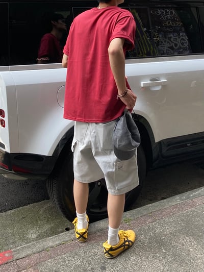 (UNISEX) 鉚釘刺繡 卡彭特短褲 - 3C6