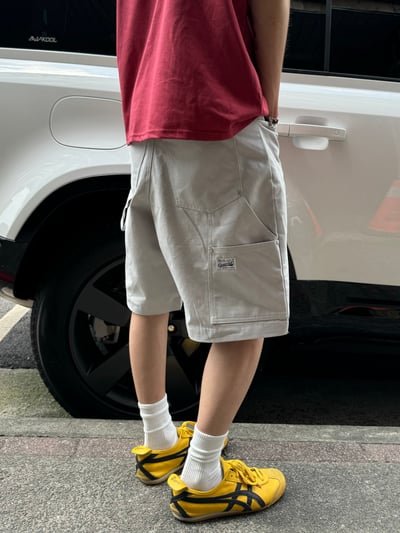 (UNISEX) 鉚釘刺繡 卡彭特短褲 - 3C2