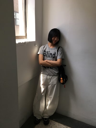 Blind for love 彩繪印刷 短版 短袖 - 3C8