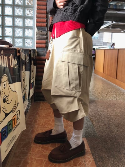 現代首爾 立體抓皺 斜線工裝 7分 短褲 - 2C4