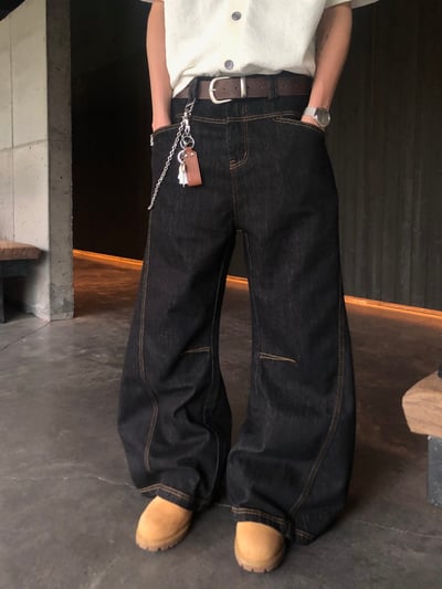 Clean Fit 特殊剪裁 輕薄丹寧 牛仔彎刀褲 - 1C5