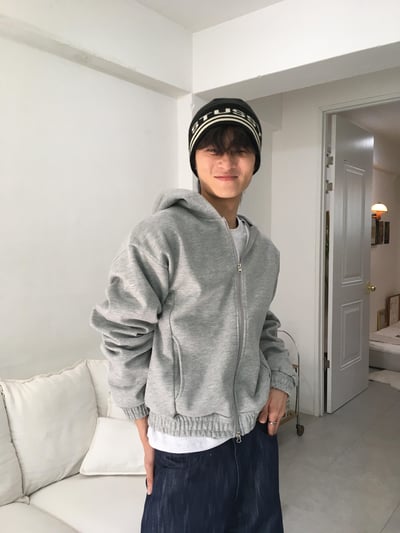 彎曲修身 高檔空氣棉 短版 素面 連帽外套 - 2C1